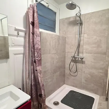 T1 Moderne Au Centre-ville D'aix-les-bains - Fr-1-555-33 אקס-לה-באינס